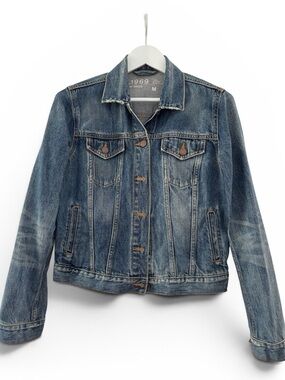 Gap Ladies Denim Jacket - Medium fit - Excellent condition